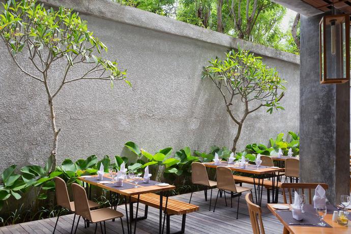 Imagen del bar/restaurante del Hotel Hideaway Villas Bali Uluwatu By Kanaan Hospitality. Foto 2