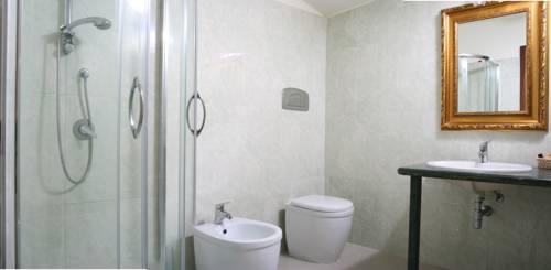 Imagen de la habitación del Hotel Hieracon. Foto 2