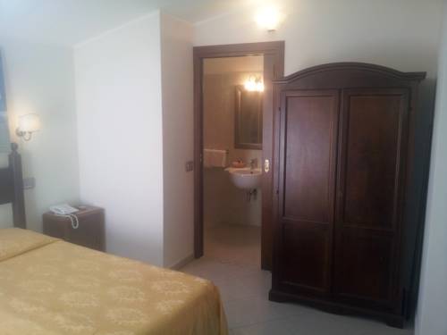 Imagen de la habitación del Hotel Hieracon. Foto 4