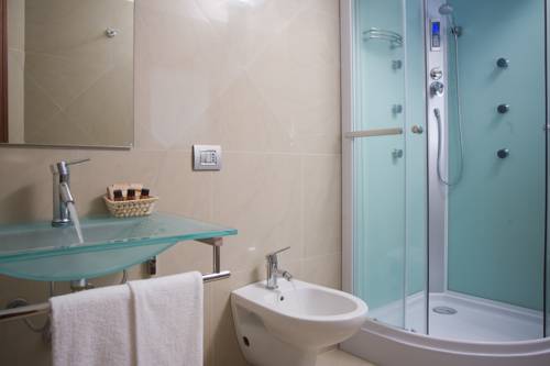 Imagen de la habitación del Hotel Hieracon. Foto 10