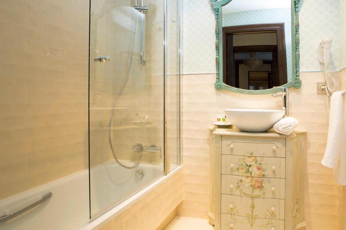 Imagen de la habitación del Hotel Hierbaluisa. Foto 2