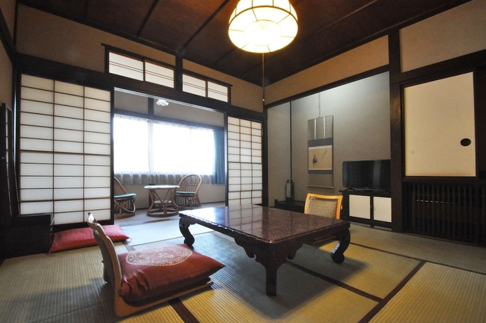 Imagen de la habitación del Hotel Higashi Ishikawa Ryokan. Foto 9