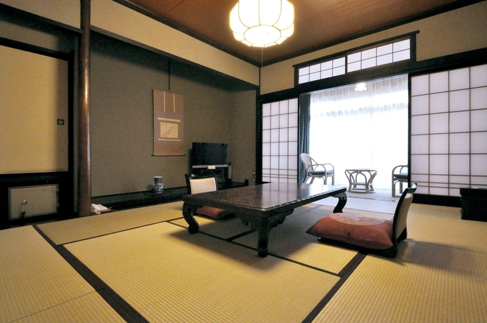 Imagen de la habitación del Hotel Higashi Ishikawa Ryokan. Foto 14
