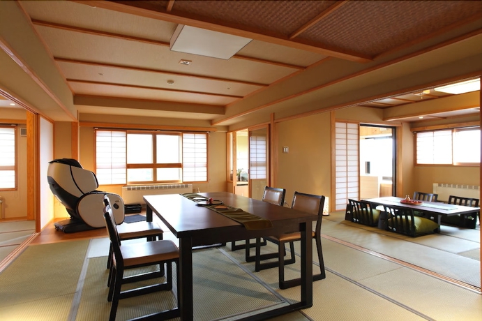 Imagen de la habitación del Hotel Higashidate. Foto 12