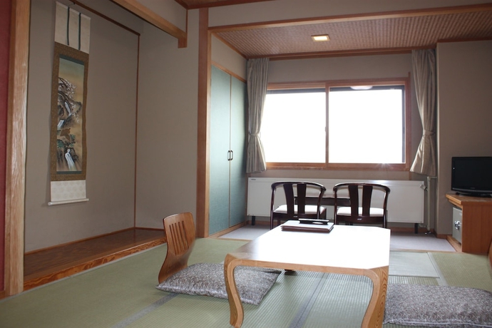 Imagen de la habitación del Hotel Higashidate. Foto 16