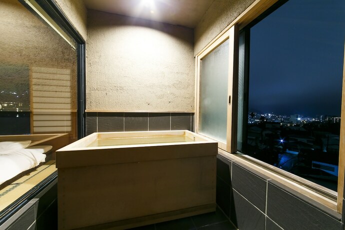 Imagen de la habitación del Hotel Higashiizu Koyoi. Foto 10
