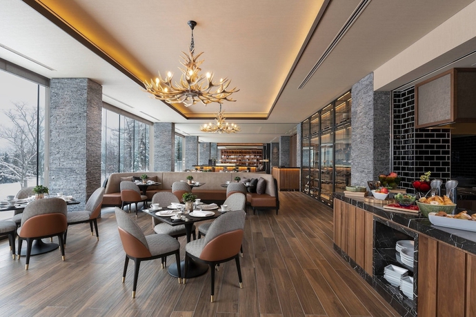 Imagen del bar/restaurante del Hotel Higashiyama Niseko Village, A Ritz-carlton Reserve. Foto 3