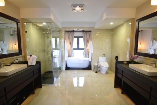 Imagen de la habitación del Hotel High Mountain Resort Shangri-la. Foto 10
