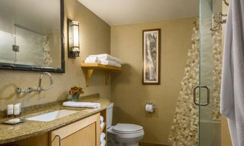 Imagen de la habitación del Hotel High Peaks Resort. Foto 2