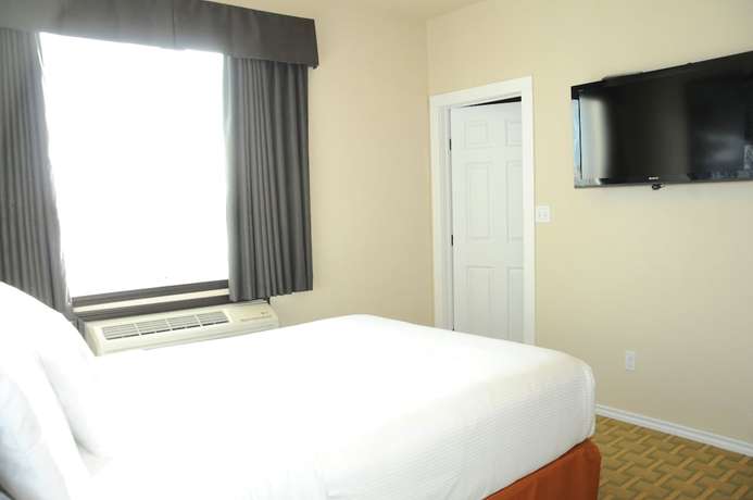 Imagen de la habitación del Hotel High Point Inn & Suites Peace River. Foto 11