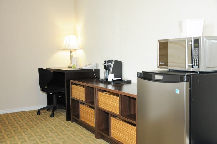 Imagen de la habitación del Hotel High Point Inn & Suites Peace River. Foto 12