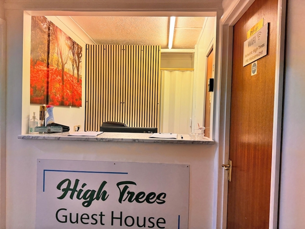 Imagen de los interiores del Hotel High Trees Gatwick Guest House. Foto 16