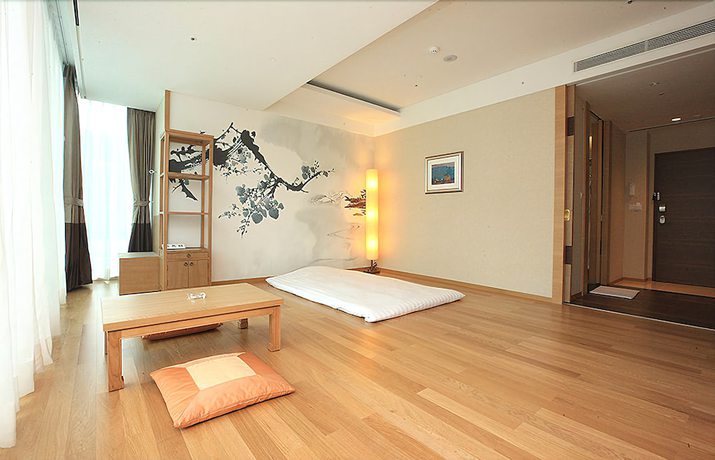 Imagen de la habitación del Hotel High1 Grand Convention Tower. Foto 6