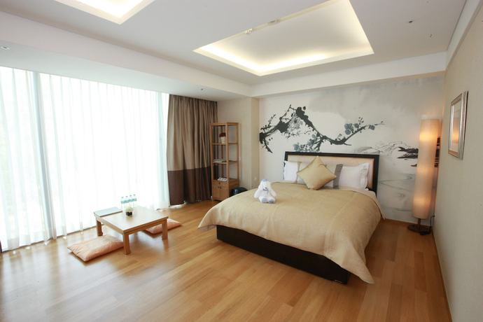 Imagen de la habitación del Hotel High1 Grand Convention Tower. Foto 19