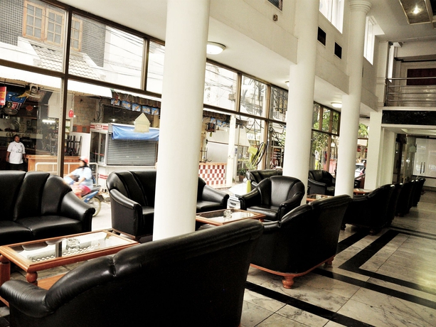Imagen de los interiores del Hotel Highfive. Foto 12