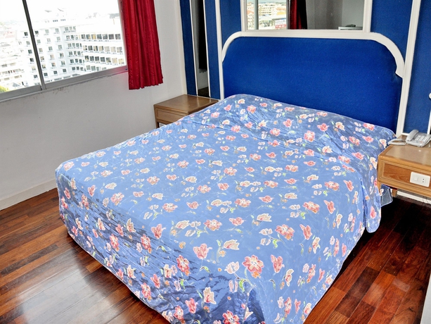 Imagen de la habitación del Hotel Highfive. Foto 7
