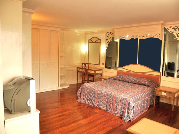 Imagen de la habitación del Hotel Highfive. Foto 11