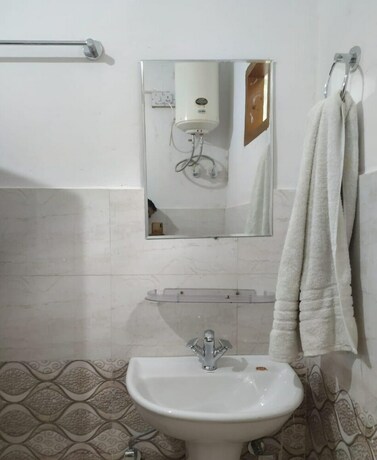 Imagen general del Hotel Highland Gojh Kasol. Foto 13