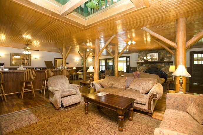 Imagen general del Hotel Highland Lake Inn And Resort. Foto 3
