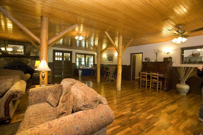 Imagen general del Hotel Highland Lake Inn And Resort. Foto 5