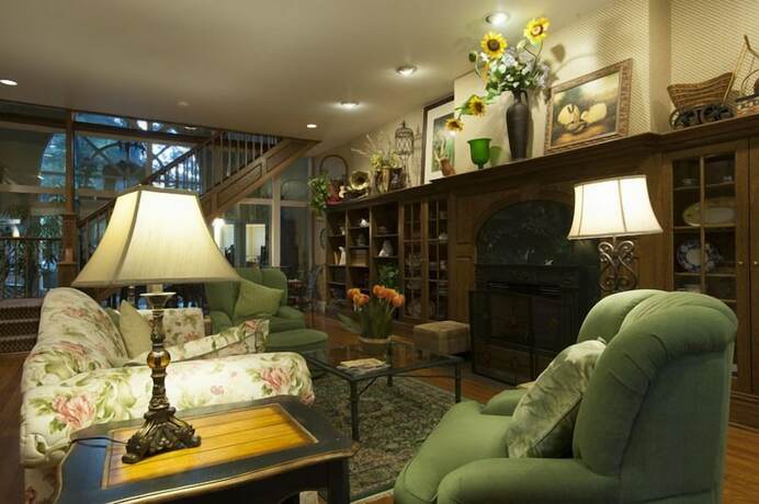 Imagen de los interiores del Hotel Highland Lake Inn And Resort. Foto 23