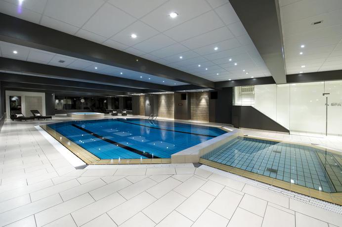 Imagen de la piscina del Hotel Highland Lodge. Foto 10