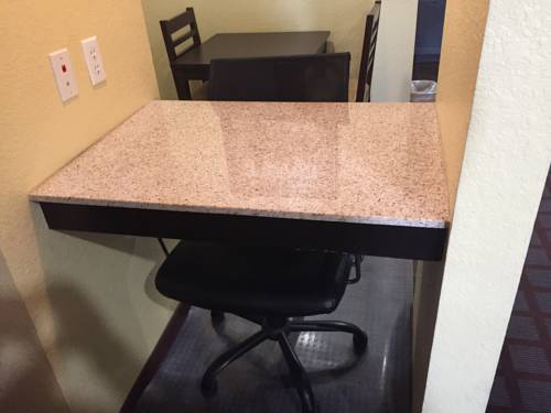 Imagen de la habitación del Hotel Highlands Suites. Foto 14