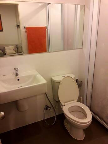 Imagen general del Hotel Highrise Cityview Aspire Condo Gym Pool. Foto 7