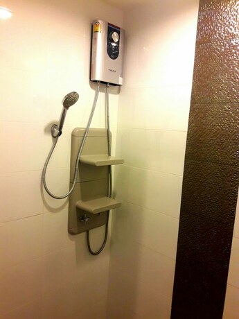Imagen general del Hotel Highrise Cityview Aspire Condo Gym Pool. Foto 12