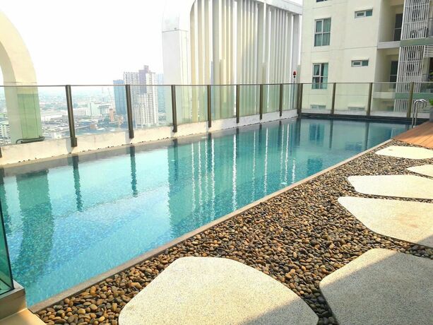 Imagen general del Hotel Highrise Cityview Aspire Condo Gym Pool. Foto 16