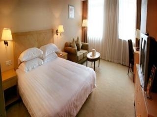Imagen de la habitación del Hotel Highton International. Foto 4