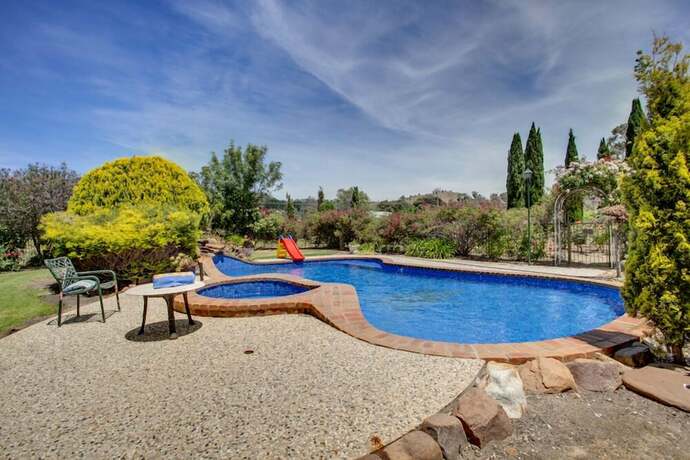 Imagen de la piscina del Hotel Highton Manor. Foto 20