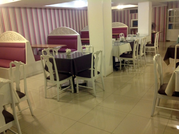 Imagen del bar/restaurante del Hotel Highway, Chiang Mai. Foto 2