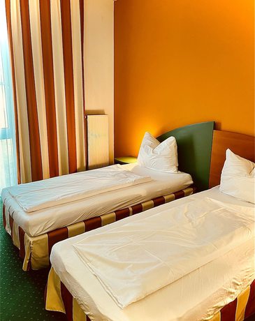 Imagen de la habitación del Hotel Highway. Foto 3