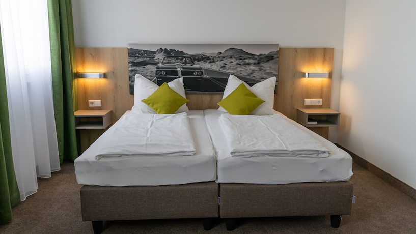 Imagen de la habitación del Hotel Highway. Foto 7