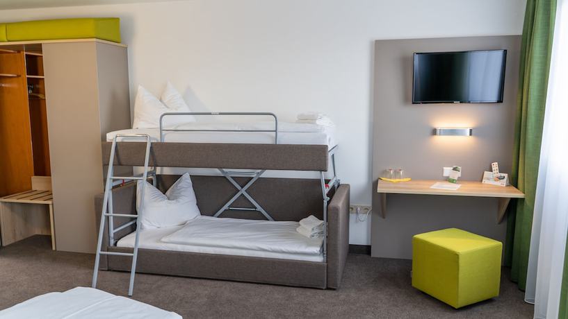 Imagen de la habitación del Hotel Highway. Foto 8