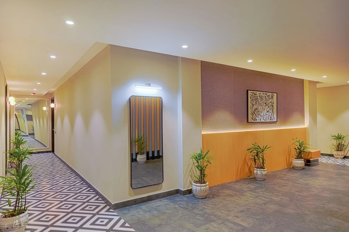 Imagen de los interiores del Hotel Highway Greens Near VR Punjab Mall Airport Road Mohali Chandigarh. Foto 11