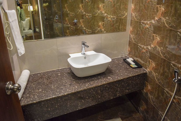 Imagen de la habitación del Hotel Highway Hari. Foto 15
