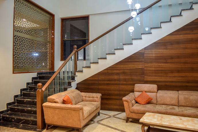 Imagen de los interiores del Hotel Highway Hari. Foto 20