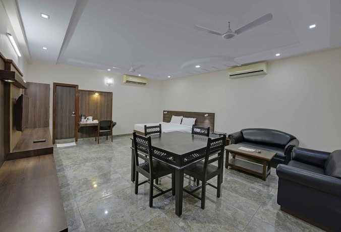 Imagen de la habitación del Hotel Highway King Shahpura. Foto 13
