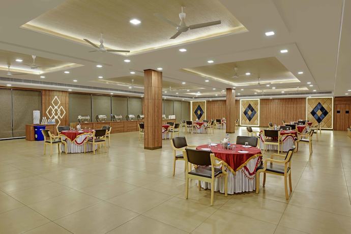 Imagen del bar/restaurante del Hotel Highway King Shahpura. Foto 8