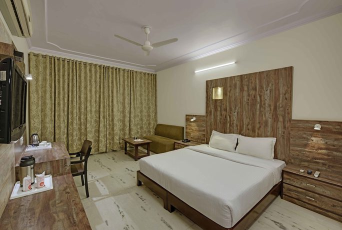Imagen de la habitación del Hotel Highway King Shahpura. Foto 14