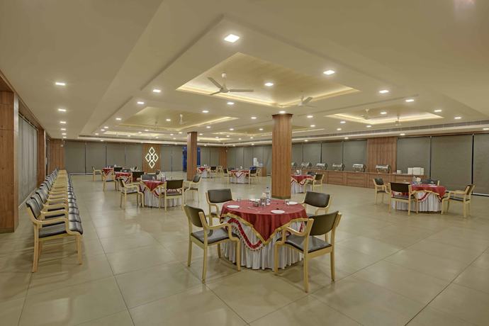 Imagen del bar/restaurante del Hotel Highway King Shahpura. Foto 10