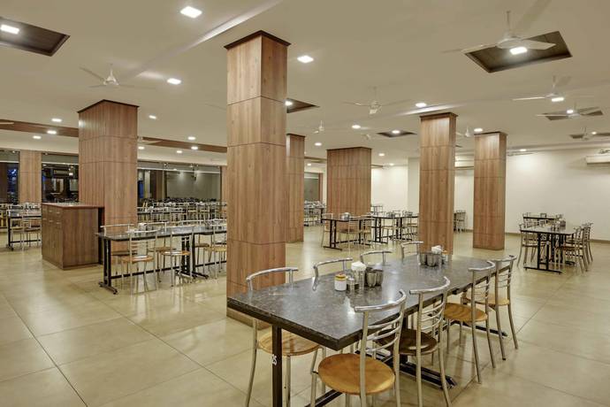 Imagen del bar/restaurante del Hotel Highway King Shahpura. Foto 11