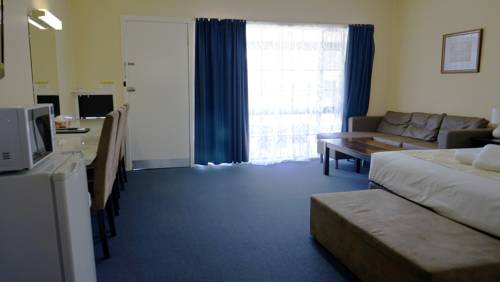 Imagen de la habitación del Hotel Highway Motor Inn. Foto 3
