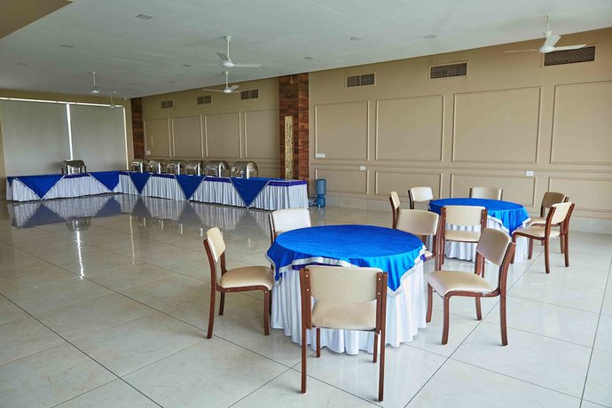 Imagen del bar/restaurante del Hotel Highway Prince. Foto 4