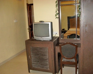 Imagen del bar/restaurante del Hotel Highway Residency. Foto 2