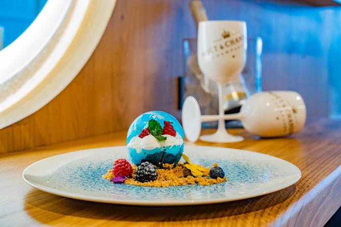 Imagen del bar/restaurante del Hotel Higuerón Málaga, Curio Collection by Hilton. Foto 4