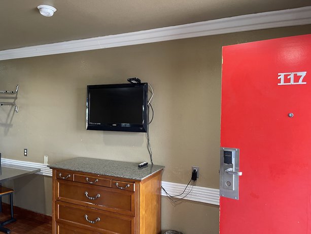 Imagen de la habitación del Hotel Hiland Motel. Foto 12