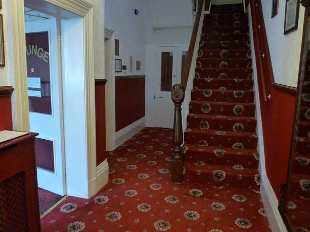Imagen de los interiores del Hotel Hilbre. Foto 20